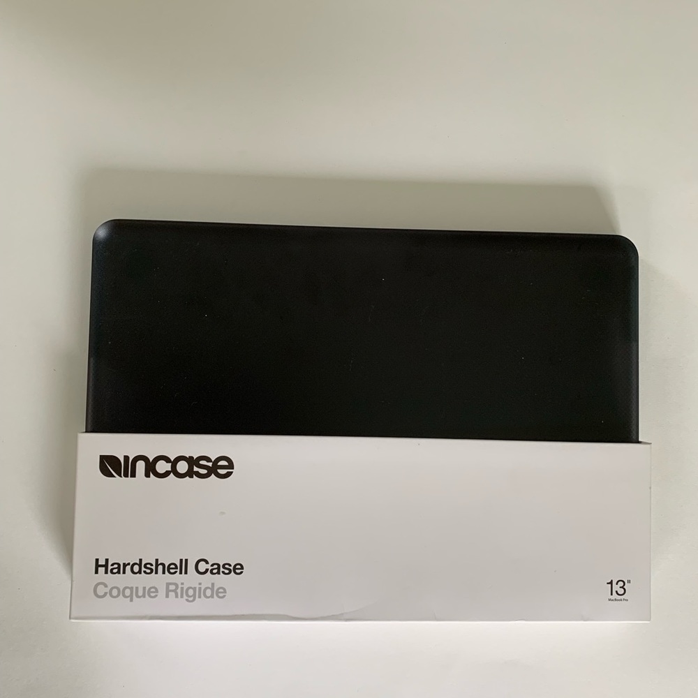 Incase hard shell laptop cover